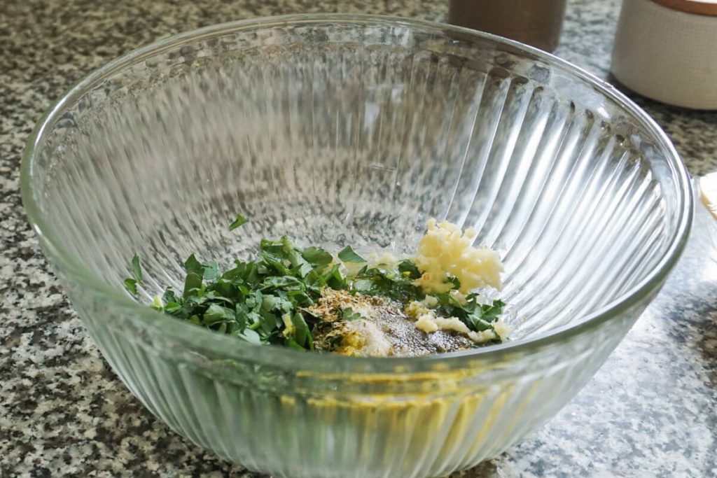 lemon garlic herb marinade for greek chicken thighs