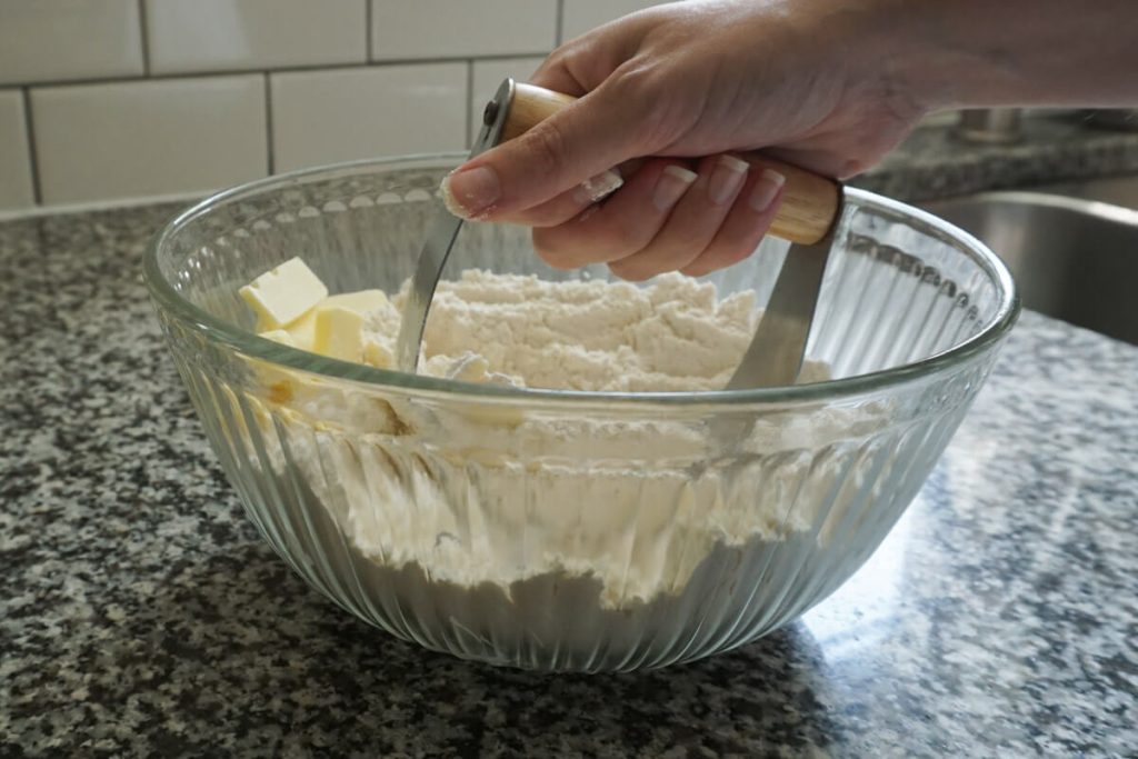 Using pastry cutter to make from-scratch pie crust